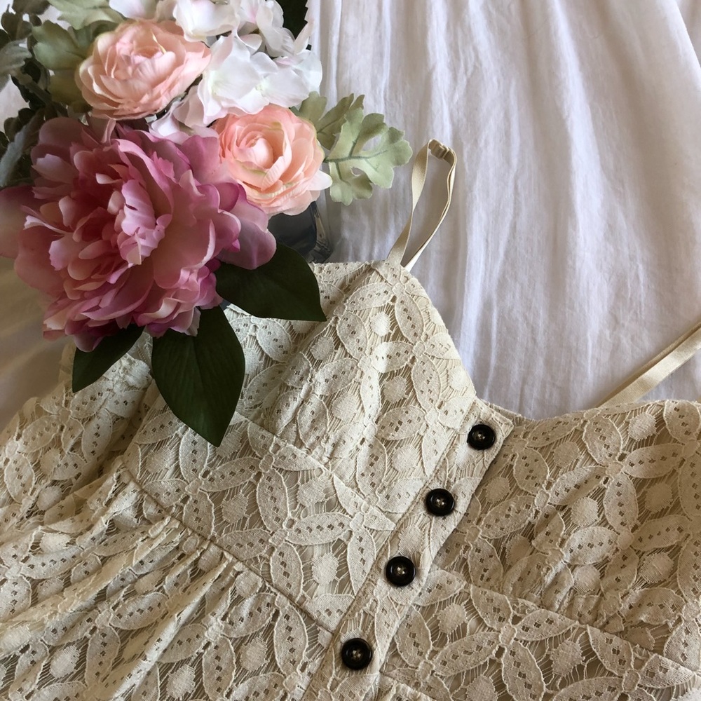 ✨Cream lace mini dress✨